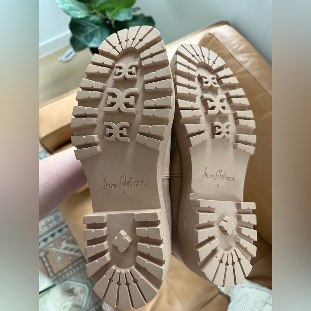 Sam Edelman Chelsea Boots - Picture 2 of 4